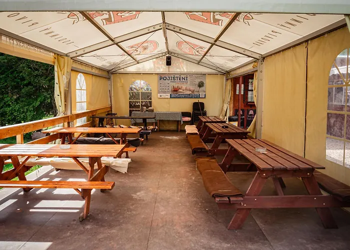 Karavan 3 V Arealu Koupaliste V Orlickych Horach *